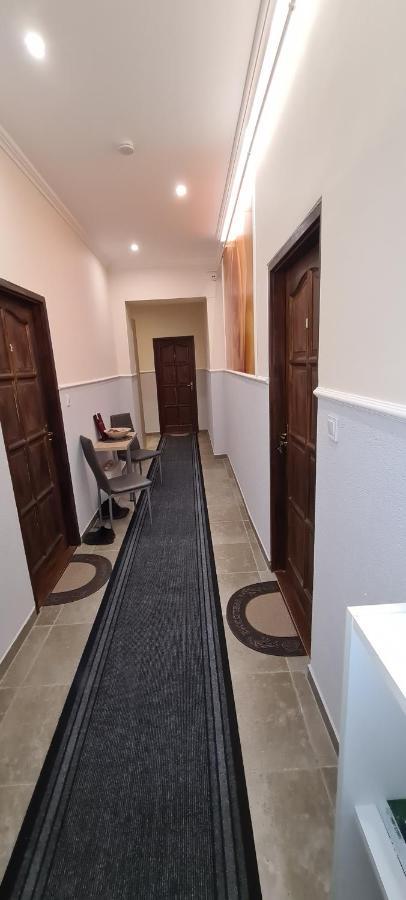 Rózsa Apartmanház Szeged Exterior foto