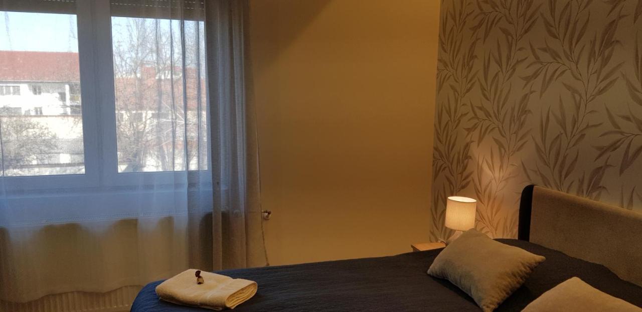 Rózsa Apartmanház Szeged Exterior foto